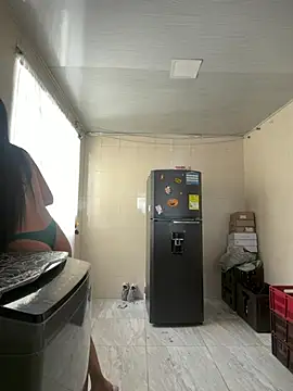 LilacNoir webcam