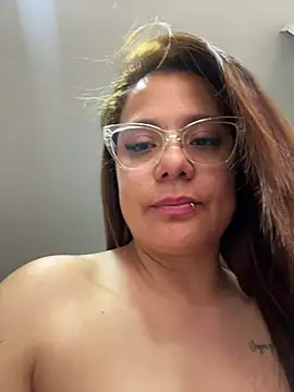Pretty__Milf webcam