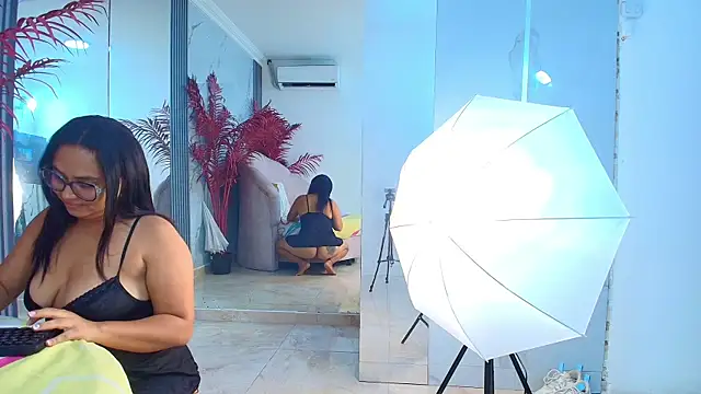 KatiiaVega webcam
