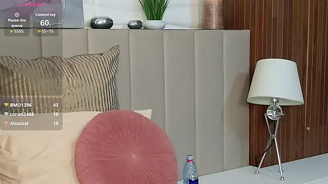 LaraRosen live cam on StripChat