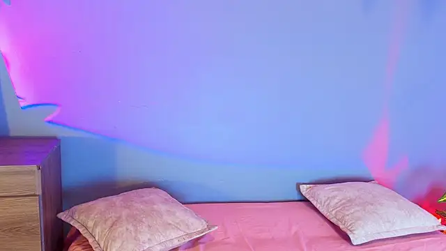 jade_brunnette webcam
