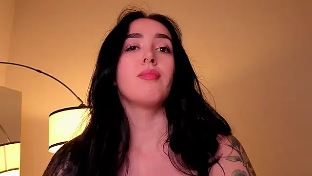 KimKhallifa webcam