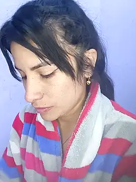 laurahotdirty webcam