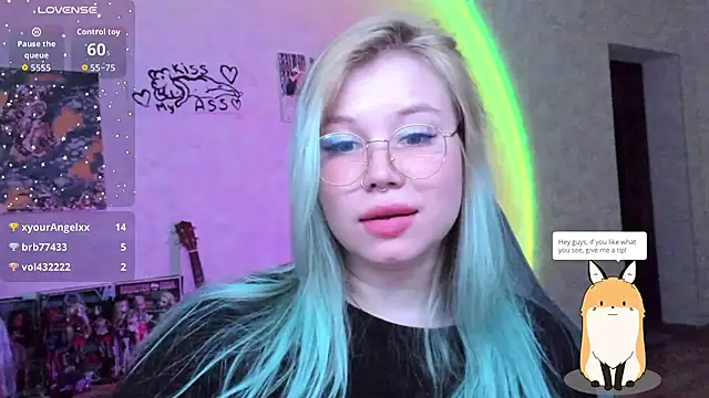 Lulu_Di live cam on StripChat
