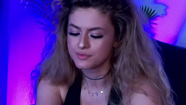 annemaryie (F teen) - pleasure for wet pussy
