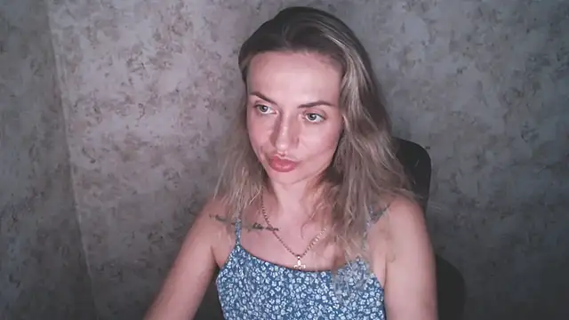 MerryRose33 webcam