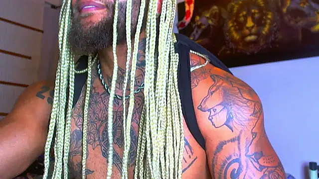 ragnar0825 live cam on StripChat