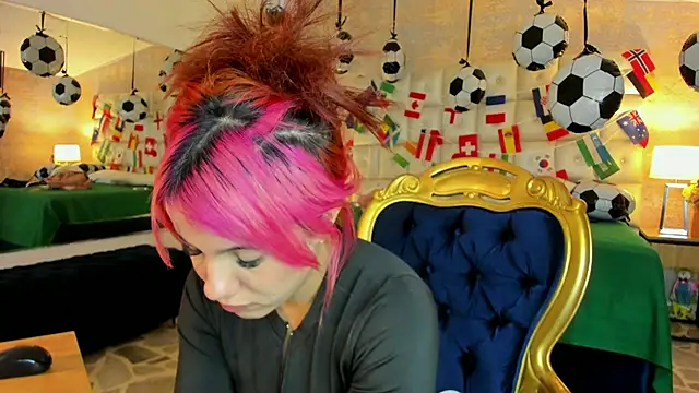 MelaniieRoux webcam