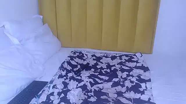 Bella_2025 webcam