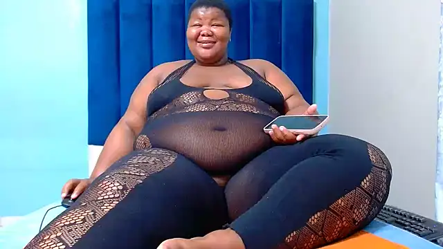 LadyBear2002 webcam