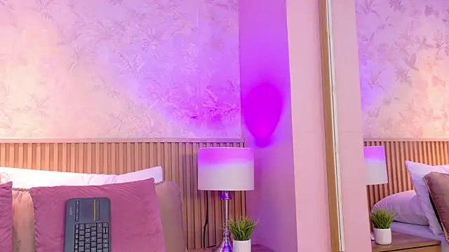 ValeriaMonet webcam