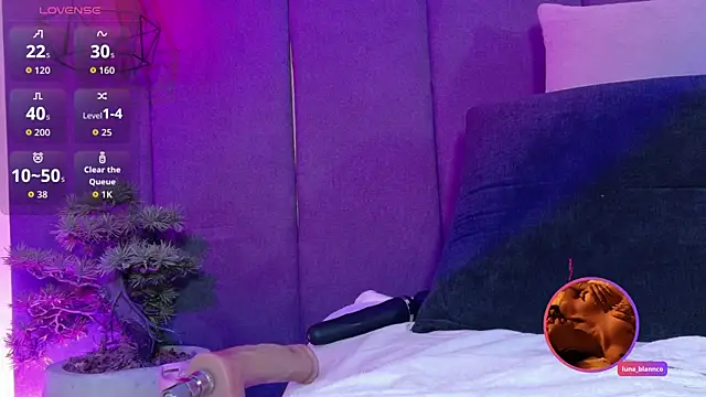 luna_blannco webcam