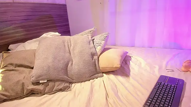 KarolyneLune webcam
