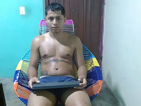 Lil_condor_baby webcam