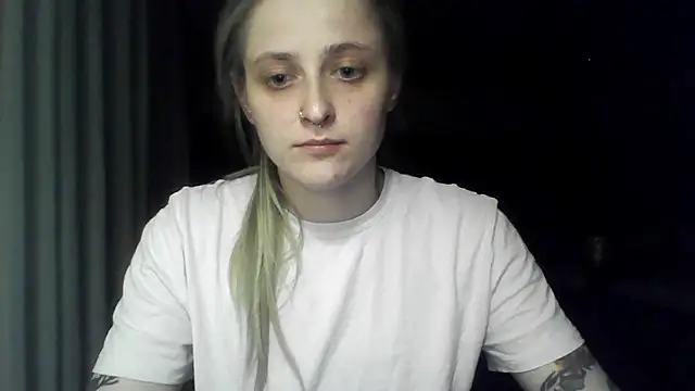 LeaWetGirl webcam