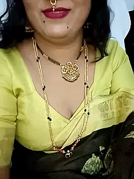 urmila_kannada_telugu (F milf) - Full nude in public 5 minutes