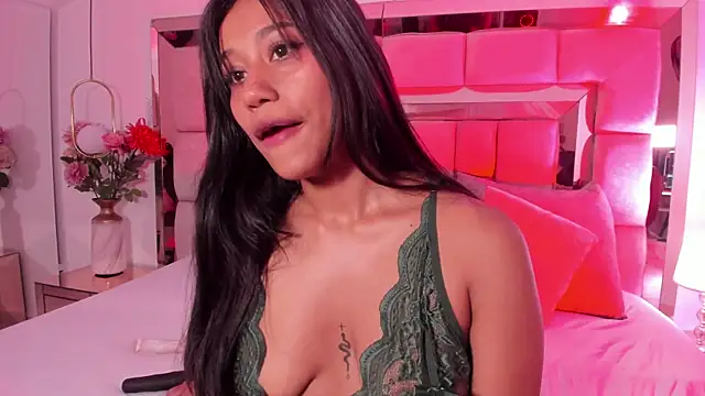 thalia_nichols live cam on StripChat