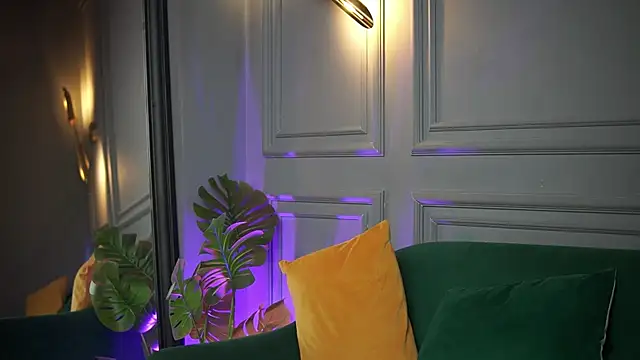 MonaPinky live sex cam