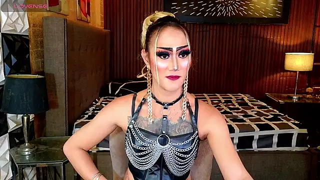HorseCockDivine webcam