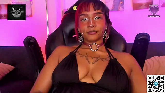 morticia_420 live cam on StripChat
