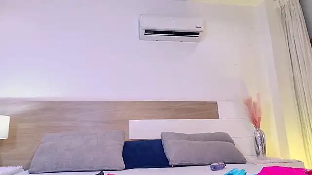 RebecaWest webcam