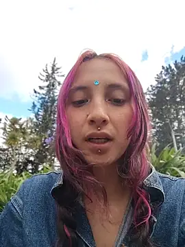 _Laary_Lily webcam