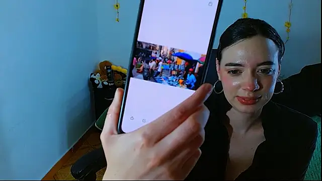 sajecrismaa live cam on StripChat
