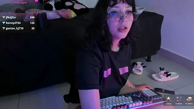 Kora_Red69 webcam