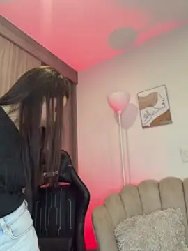 Tamaraserra live cam on StripChat