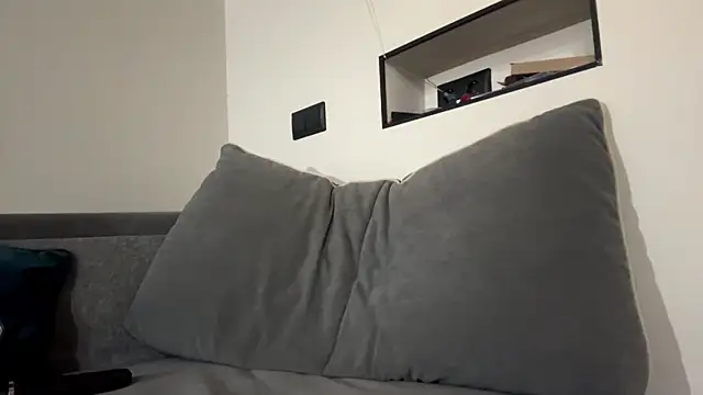 Kissme_Kira webcam