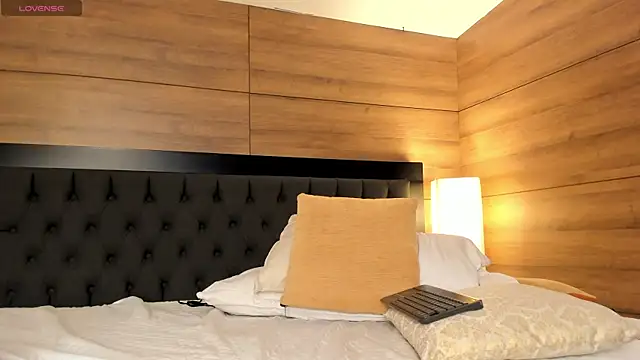 AlexahRosse webcam