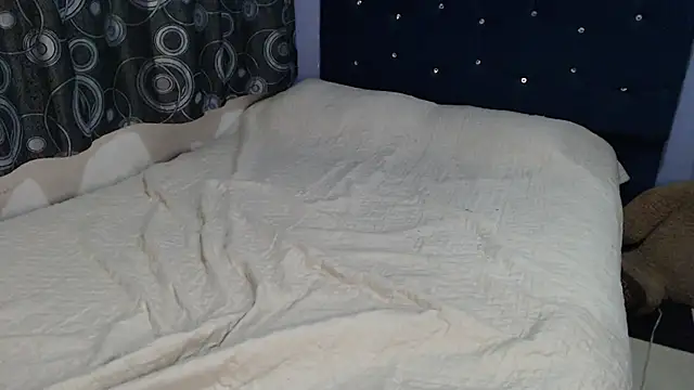 ANGELIQUE_KLANE webcam