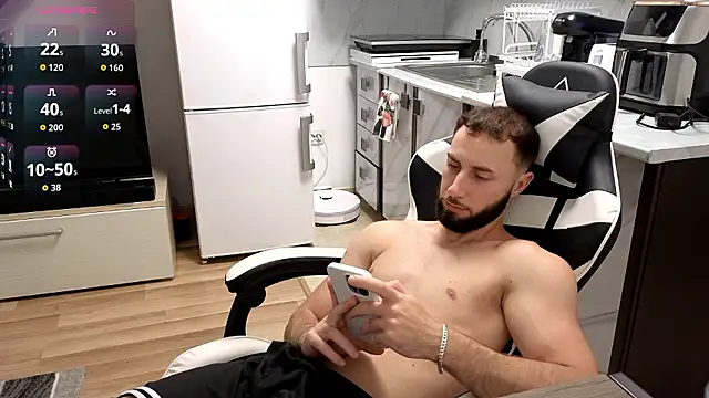 RyanStorm_ live cam on StripChat