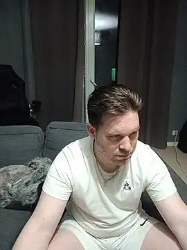 tom_sauwer live cam on StripChat