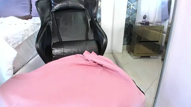emily_parks666 live cam on StripChat