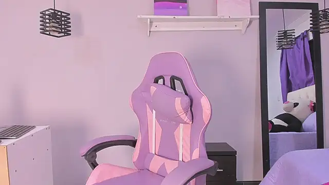 VelvetRosss live cam on StripChat