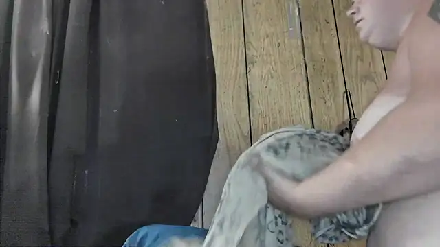 ladylynn13 live cam on StripChat