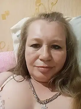 KiraStanton live cam on StripChat