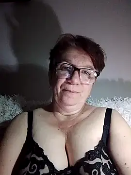 KetQueen101 live cam on StripChat