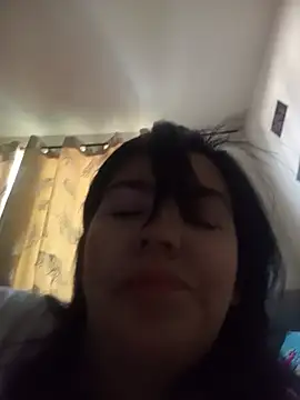 dhanya_moon live cam on StripChat