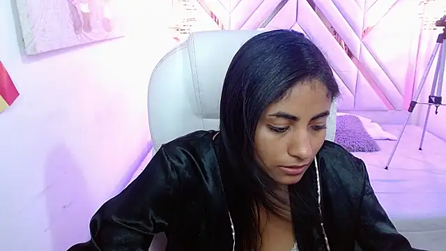 shaneelle live cam on StripChat