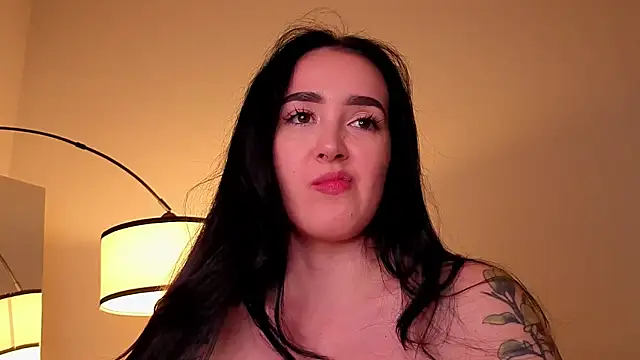 KimKhallifa webcam
