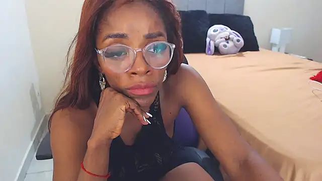 Keyra_Dainty live cam on StripChat