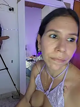 biianca_1 live cam on StripChat