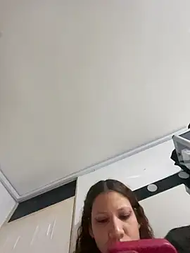 RED_VIOLETH live cam on StripChat