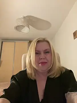 JanieLight53 webcam