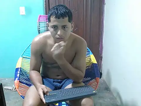 Lil_condor_baby webcam