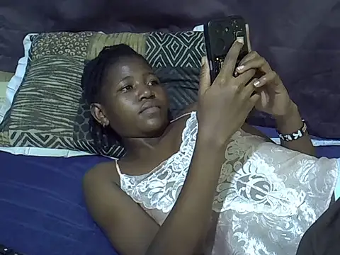 Sweet-tatiana live cam on StripChat