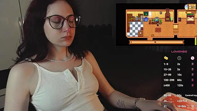 PricklyPeach webcam