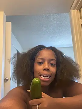 mochaamor live cam on StripChat